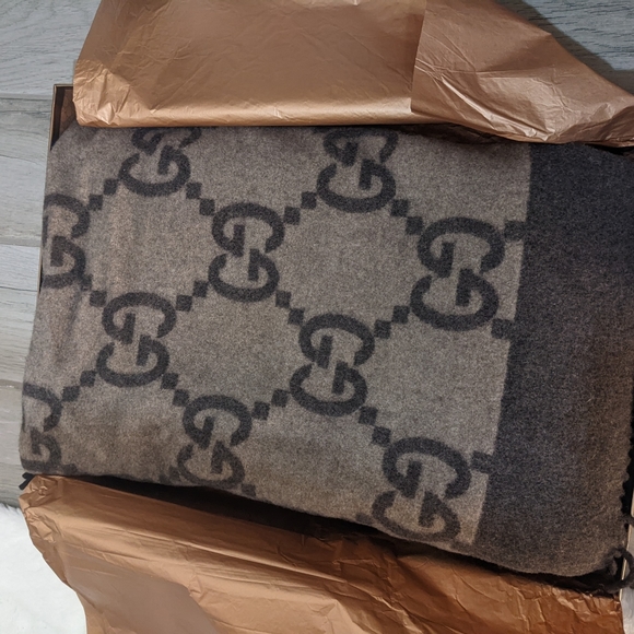 Authentic Vintage Gucci Blanket Brown GG - Picture 5 of 12